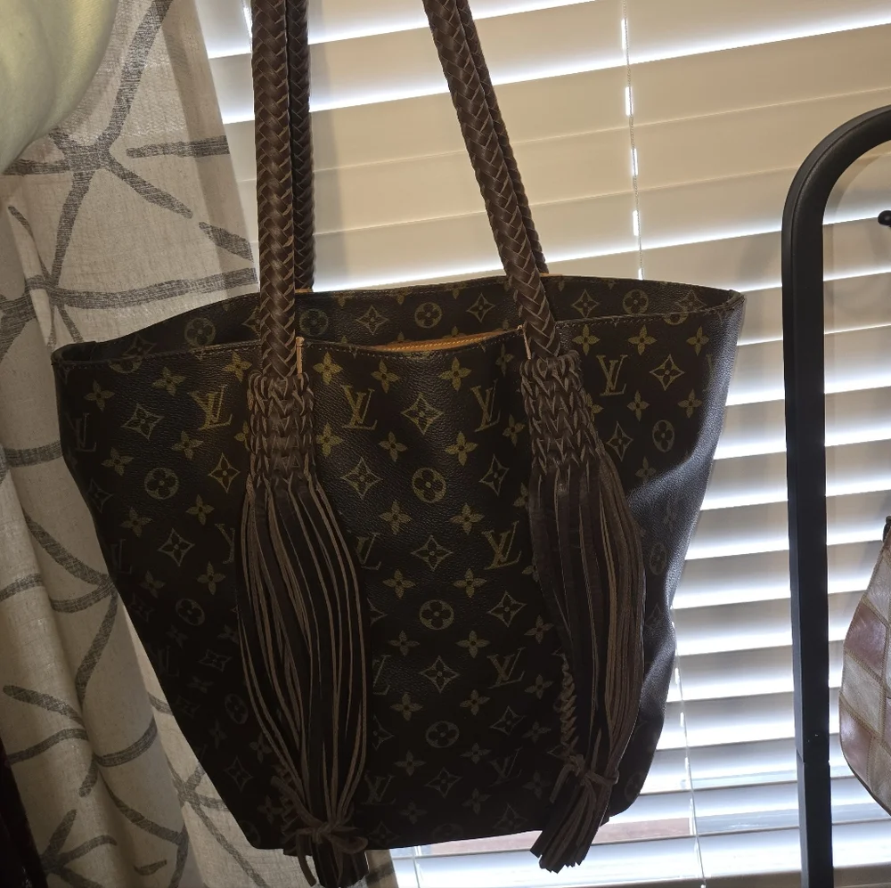 Vintage Boho Mykonos Tote Bag With Brown Handles And Tassels - Picture 3 of 5